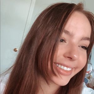 Meet your Posher, Caroline